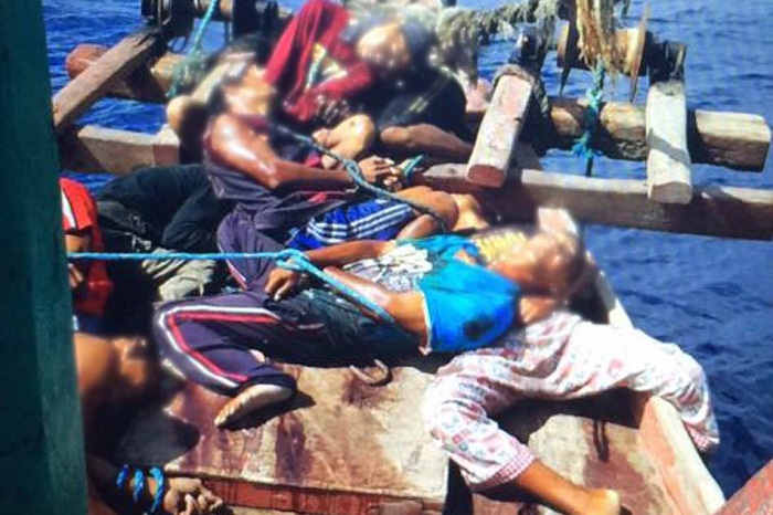 Pirates attack fishing boat in Philippine south, eight killed: coast guard 